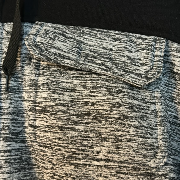 Zip up jacket black and gray thick  size Large - Picture 2 of 6